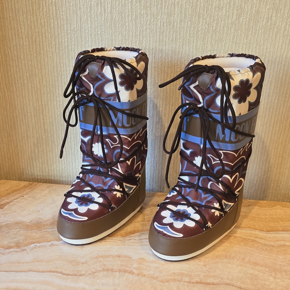 Moon Boot Icon Flower Moon Boots Floral Boots Brown White Blue Flowers - Picture 2 of 16
